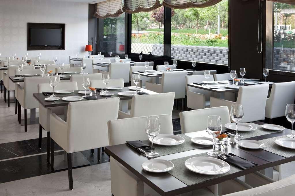 Nh Ribera Del Manzanares Hotel Madrid Restaurant foto